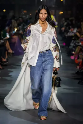 Самые модные широкие джинсы весна-лето 2022 | Vogue UA