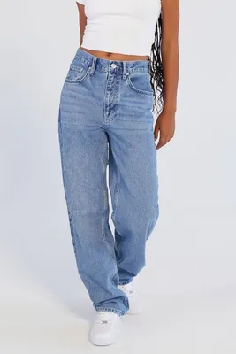 Какие джинсы сейчас в моде: 6 трендов, на которые стоит обратить свое  внимание