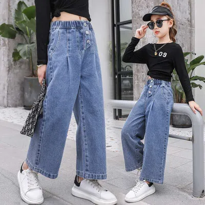 Модные джинсы 2023: какие фасоны в тренде и с чем их сочетать