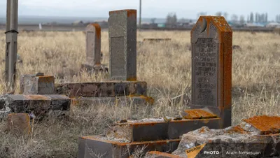 Обустройство могилы на кладбище: 8 красивых и недорогих идей