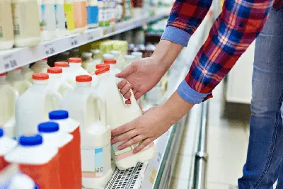 Молоко 1% в бутылке, 900 мл с бесплатной доставкой на дом из «ВкусВилл» |  Москва и вся Россия