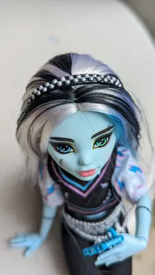 Купить кукла Monster High Эбби Боминейбл На роликах (Роликовый лабиринт)  Y8349, цены на Мегамаркет