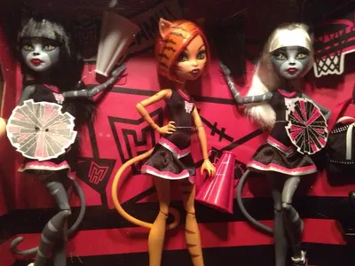 Набор из 3 кукол MONSTER HIGH Чирлидеры - Пурсефона, Мяулодия и Тореляй «  Каталог «