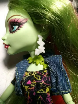 STL file Monster High Music Festival Venus earring 👹・3D print design to  download・Cults