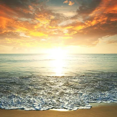 Заход солнца над горизонтом моря на заходе солнца Цвета естественного неба  восхода солнца теплые Стоковое Изображение - изображение насчитывающей  горизонт, закат: 114426587