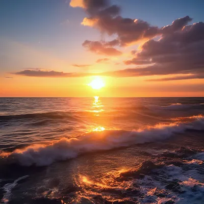 Восход солнца над морем\"