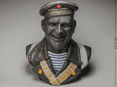 Моряк стоит с якорем, моряк персонаж в полосатой синглетной и плакаты на  стену • плакаты для взрослых, работник, военно-морской | myloview.ru