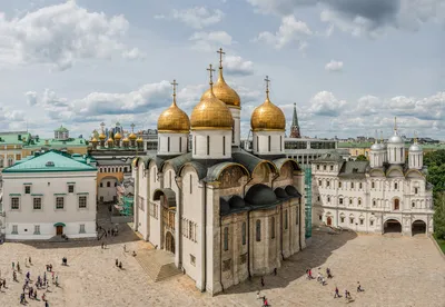 Ночной Московский Кремль, Дом на набережной (театр «Эстрады») и фабрика  «Красный Октябрь» с Петром I, 29.03.2014 — Сергей Жуков — блог  (путешествия, выставки, музеи)