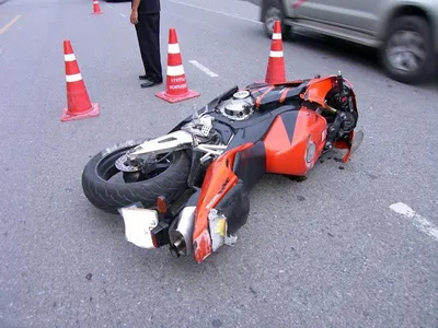 В Приморье мотоциклист «разбился» об иномарку