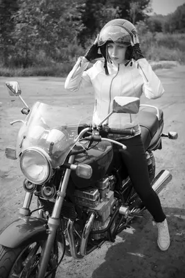 Боюсь мотоциклов, но гоняю. Откровения благовещенских девушек-гонщиц ▸  Amur.Life