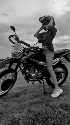 Девушка мотоцикла иллюстрация вектора. иллюстрации насчитывающей посмотрите  - 28850665