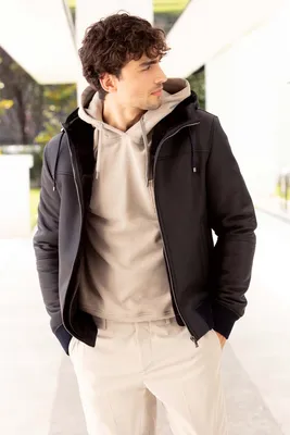 Зимняя куртка с меховым капюшоном Alexander купить СПб