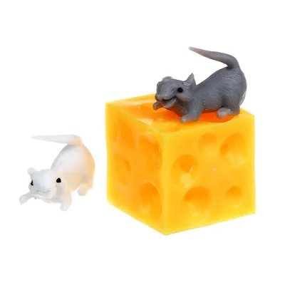 две милые и забавные маленькие мышки, поедающие сыр Иллюстрация штока -  иллюстрации насчитывающей котенок, статуэтка: 271867870