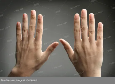Мужская рука на сером фоне :: Стоковая фотография :: Pixel-Shot Studio