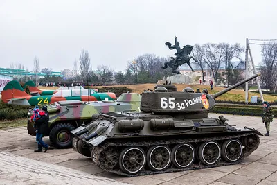 В Калининградскую область привезли десятки новых танков