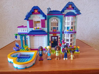 LEGO Friends \"Комната Лиэнн\" 41739