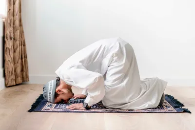 Ценность смиренности в намазе | islam.ru