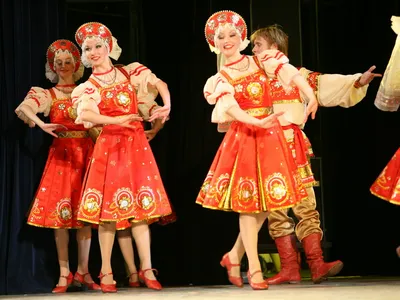 Украинский танец, Ансамбль \"школьные годы\". Ukrainian dance, Ensemble  \"School Years\". - YouTube