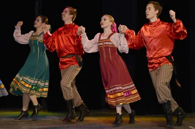 Русско-народный танец.» — создано в Шедевруме