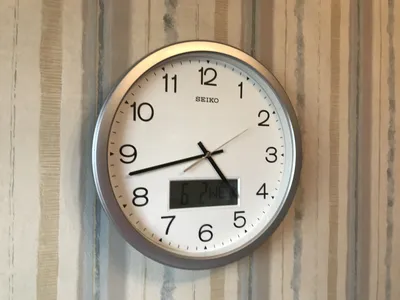 Настенные часы \"Френсис\" из металла 50 см, белые в интернет-магазине  Ярмарка Мастеров по цене 5400 ₽ – GY47RBY | Часы классические, Самара -  доставка по России