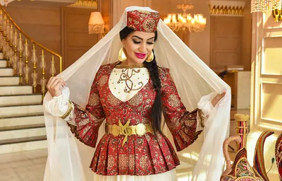 Азербайджанский национальный костюм Azerbaijan national clothing | National  clothes, Fashion, Clothes