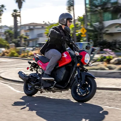 What it's like to ride Honda's toy-like Navi motorcycle | Popular Science