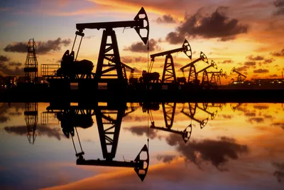 На сырьевых биржах снизились цены на нефть | ИА Красная Весна