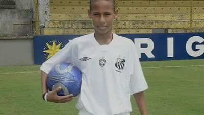 Pin de Aviii em Neymar ⚽️ | Futebol neymar, Jogadores de futebol,  Christiano ronaldo