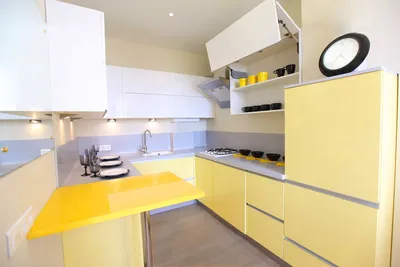 Желтые обои: 70+ фото и идей для кухни, гостиной, спальни, детской и  прихожей