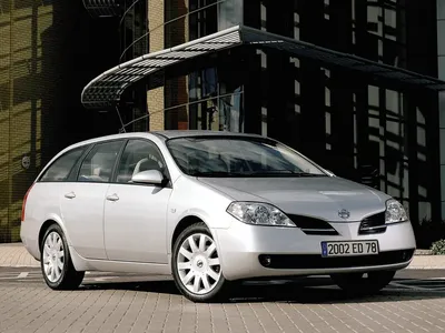 Nissan primera hi-res stock photography and images - Alamy