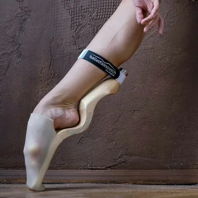 Ноги балерины в pointe стоковое фото. изображение насчитывающей людск -  29111684