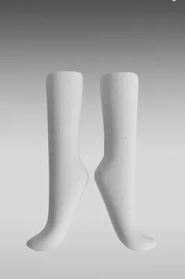 Ноги балерины конца-вверх на черноте деревянной Стоковое Изображение -  изображение насчитывающей элегантность, девушка: 61035713