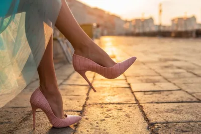 Что делать, если болят ноги в обуви на высоком каблуке? – статьи компании  Azorto