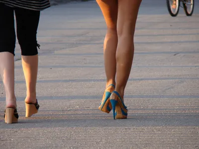 Женские ноги в туфлях - 64 photo