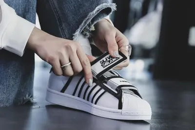 Adidas nail design 🤘 : r/adidas