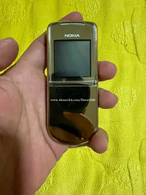 The Nokia 8800 closed | Testing the Nokia 8800 Carbon Arte f… | Flickr