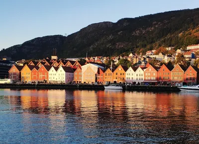 Скачать обои Дом у моря Норвегия на рабочий стол из раздела картинок Города  и страны