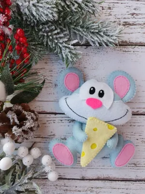 Год Крысы 2020: Войлочная игрушка сувенир \"Мышонок и Пончик\" – заказать на  Ярмарке Мастеров – K9O4YRU | Новогодние сувениры, Москва