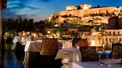 Акрополь с фейерверком, торжеством Нового Года в Афинах, Греции Стоковое  Изображение - изображение насчитывающей вечер, достопримечательностью:  64110667
