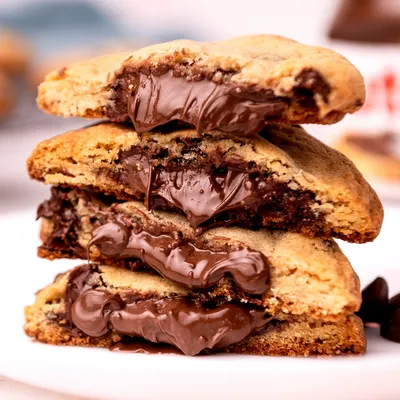 Nutella Stuffed Chocolate Chip Cookies – Sugar Geek Show