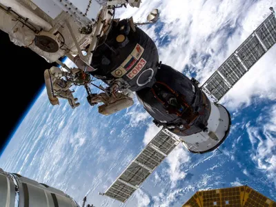 Космонавт в космосе | Премиум Фото