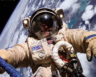 Космонавты на МКС рассказали, как отметят Новый год — Сноб