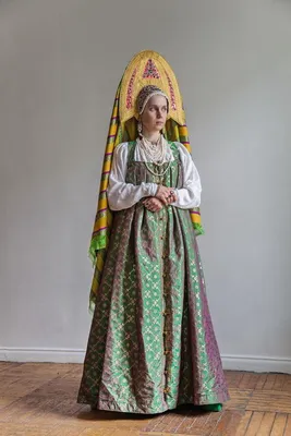 В Казани туристам предложили фотосессию в старинных национальных костюмах -  Российская газета