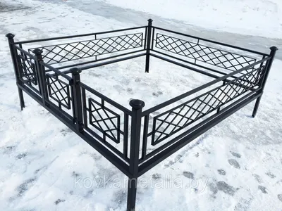 Простая дешевая ограда на могилу в Москве