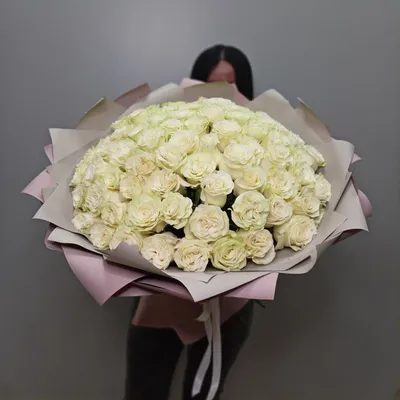 1️⃣ 75 белых роз в коробке – купить в Алматы по лучшей цене