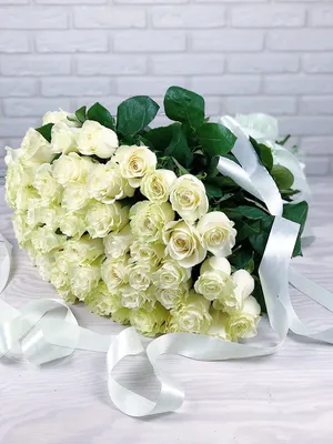 Купить Букет из 35 белых роз в шляпной коробке в Учалах за 6 500 руб. |  Быстрая доставка цветов
