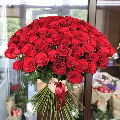 Огромный букет» с лизиантусами и розами - купить в Тюмени за 20 060 руб