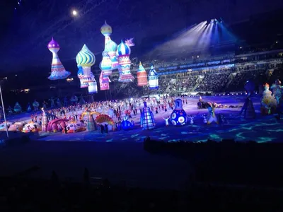 Слоган XXII зимних Олимпийских игр в Сочи: «Жаркие.Зимние.Твои.» —  Викиновости
