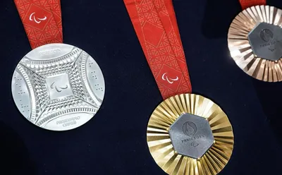 Россияне отличились дизайном олимпийских медалей\" – Коммерсантъ FM –  Коммерсантъ