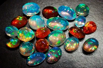 Камень опал — магические свойства минерала, как выглядит и каких цветов  бывает
